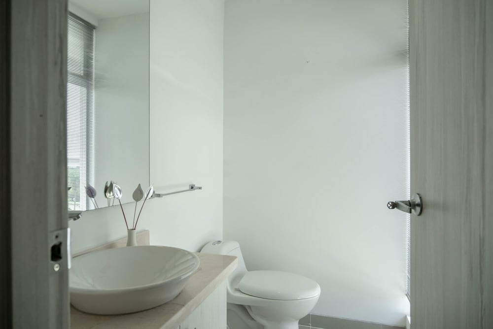 w Comfy 2BR w Ocean View and Pool in CTG