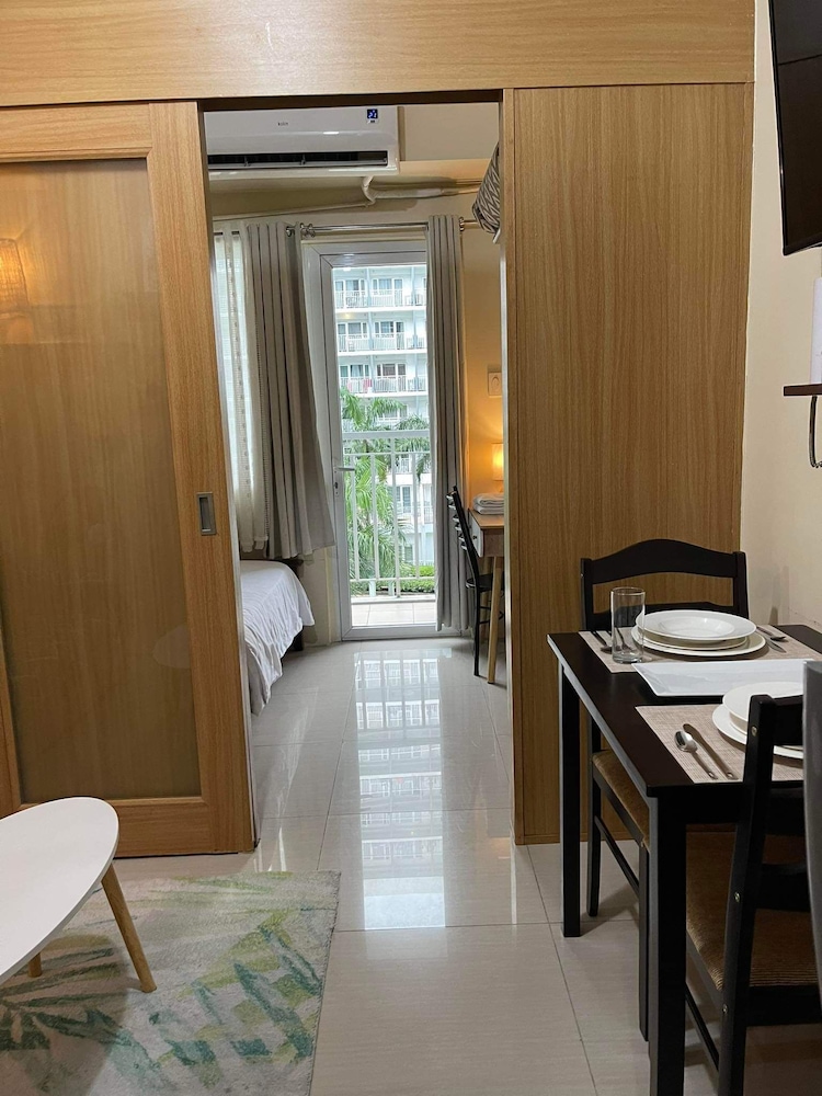 Shell Residences MOA by darpm