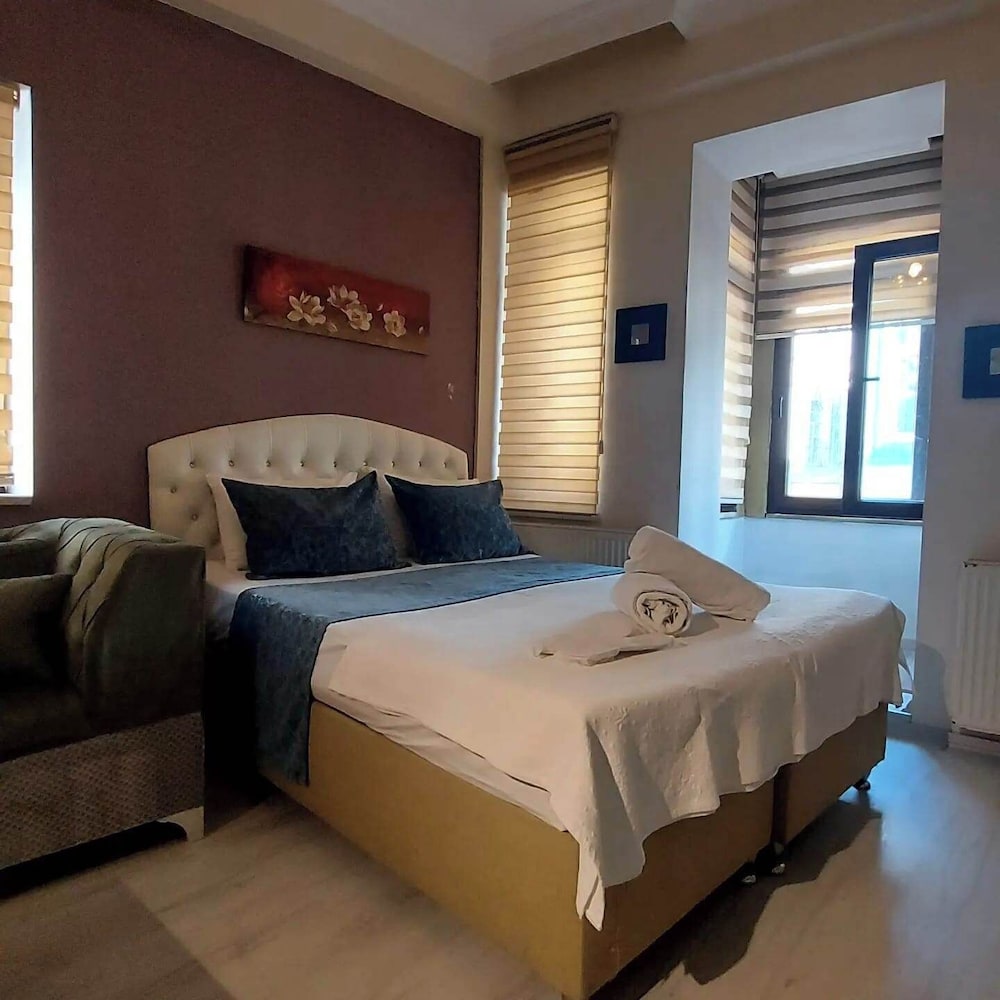 Green Bird Süit - Image 8