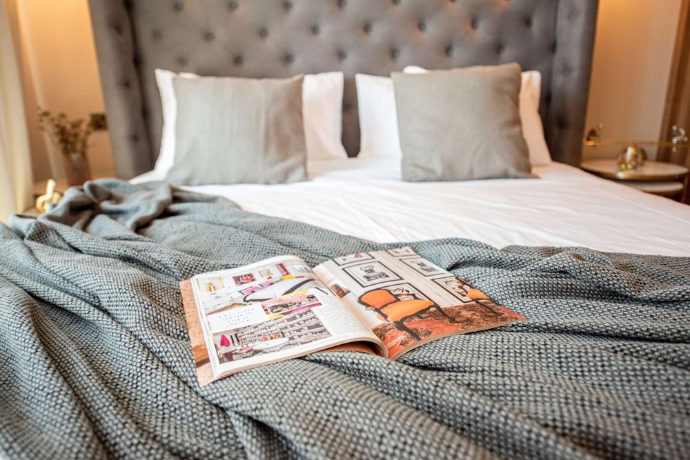 Nasma Luxury Stays- BLVD Central Podium