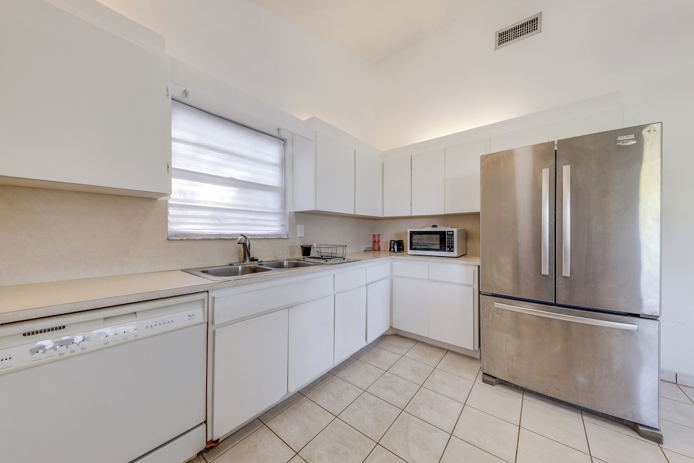 Half Mi to Marina: Apt w/ Pool Access in Key Largo