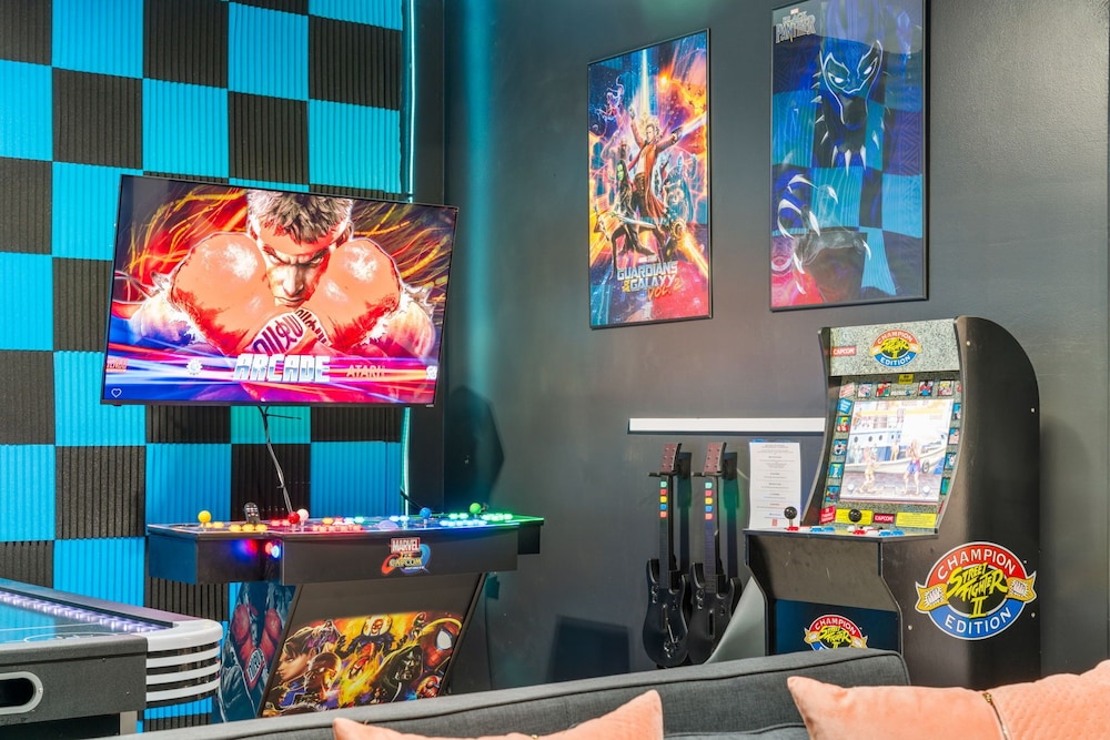 Ultimate Poconos Family Escape! Games, Firepit, Theater Vibes & More