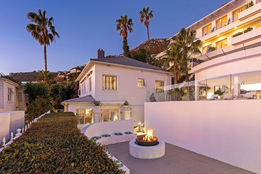 Hotel Clifton YOLO Spaces – Clifton Beachfront Penthouse - Image 1