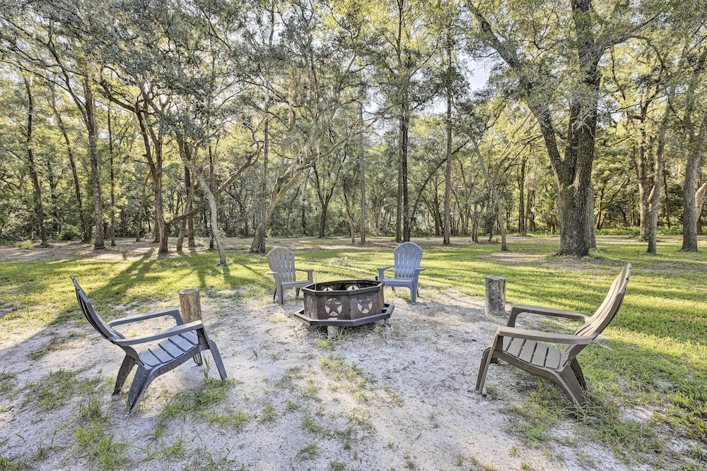 Updated Home Near Manatee Springs State Park!