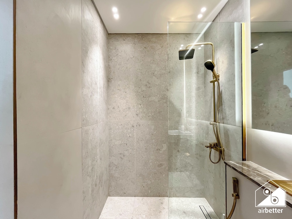 Luxury & Comfort 1B at Binghatti Amber & Balcony