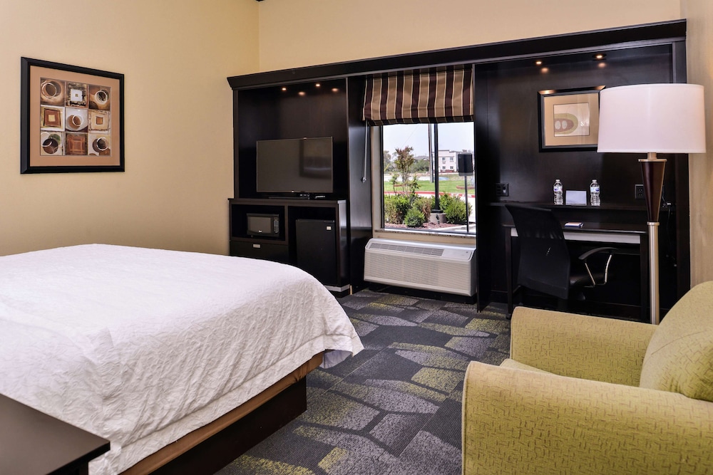 Big Spring Vacations - Hampton Inn  Suites Big Spring - Property Image 42