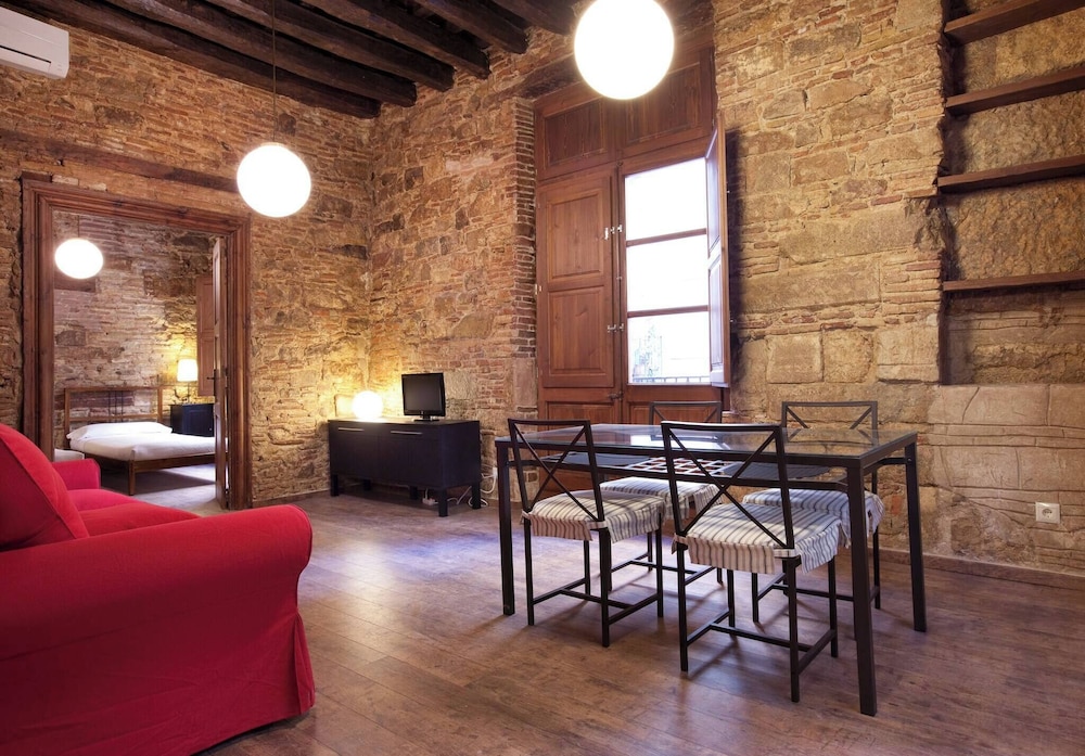 Stylish Gothic Apartment In El Born