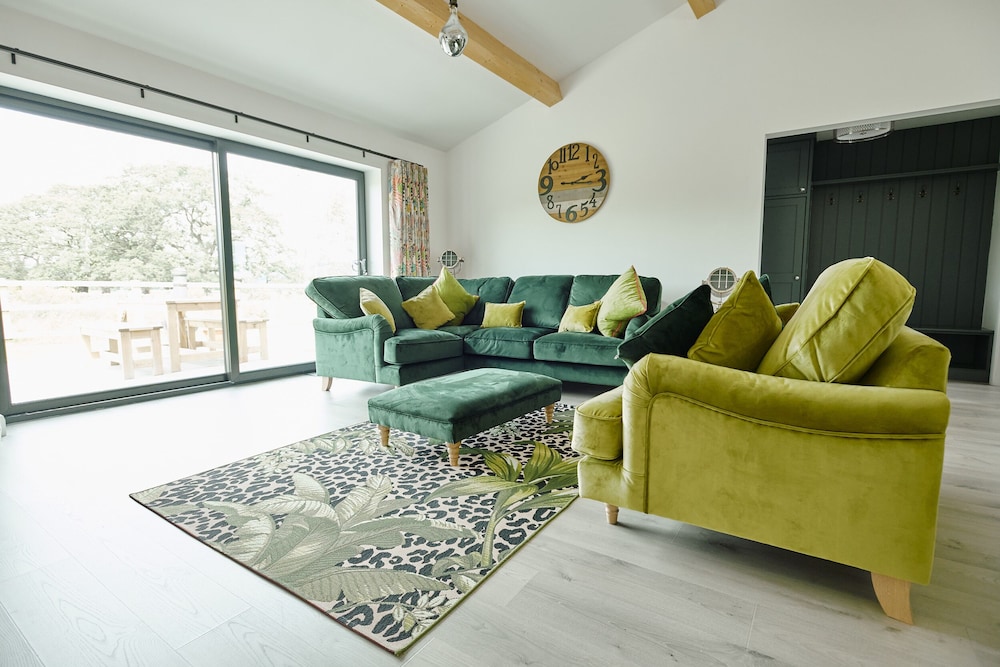 Whernside Lodge