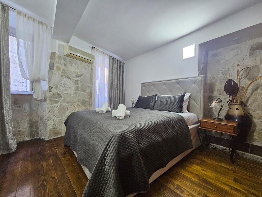 Kotor Casa Collection