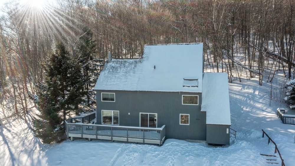 Clyde's Cabin 4 Bedroom Home