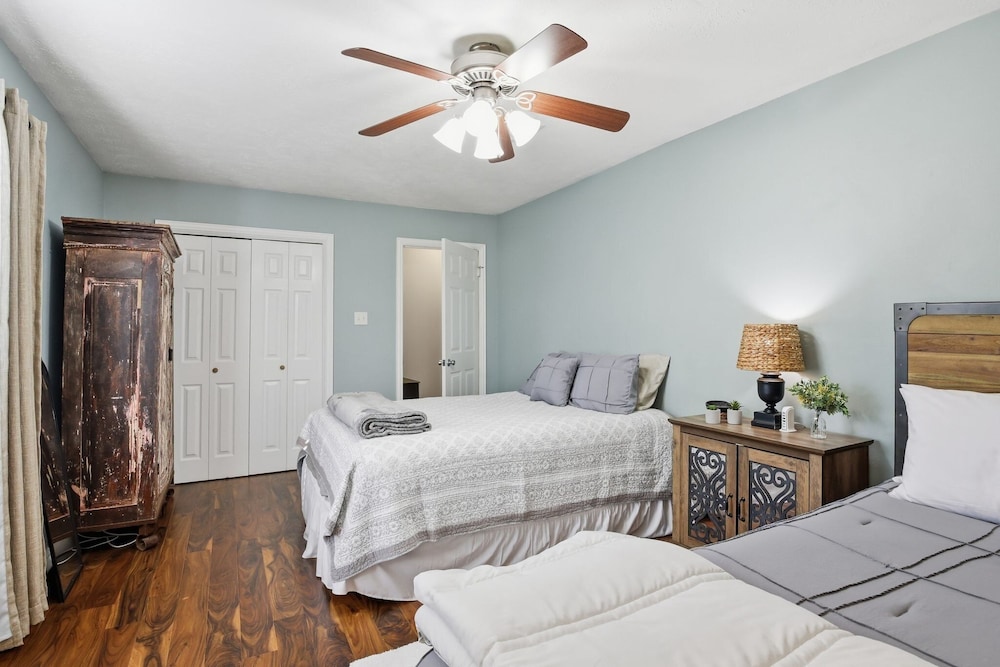Howdy Hang Out - Cozy, Cute And Comfortable House! 2 Bedroom Home
