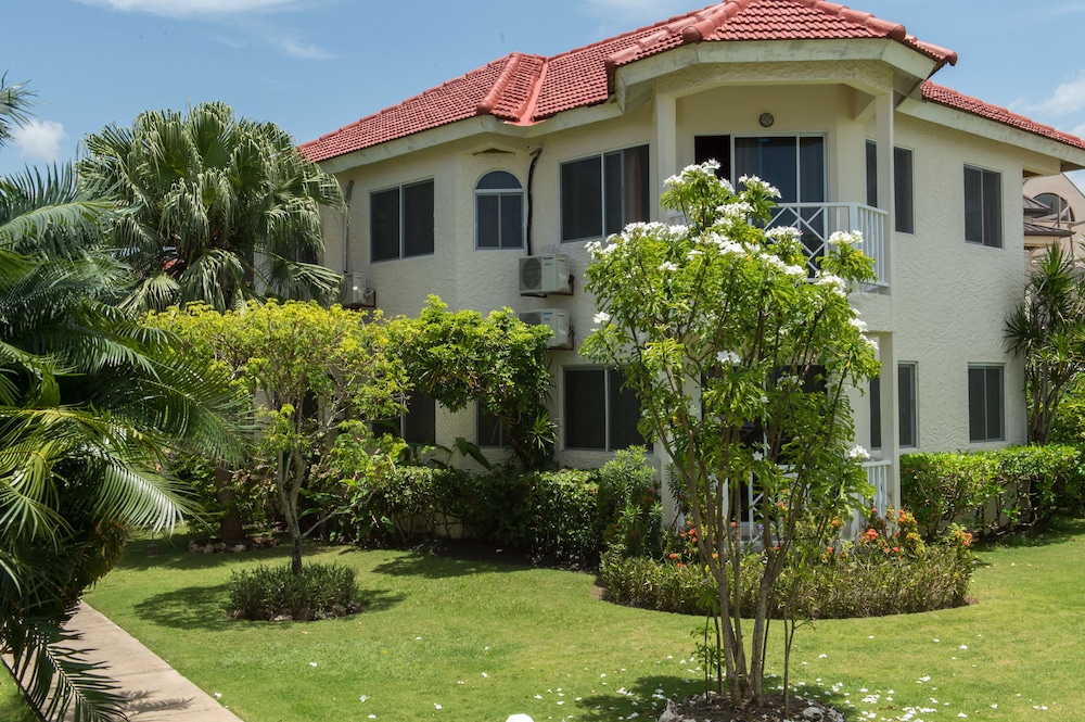 Jamaica Vacations - Pipers Cove - Runaway Bay - Property Image 2