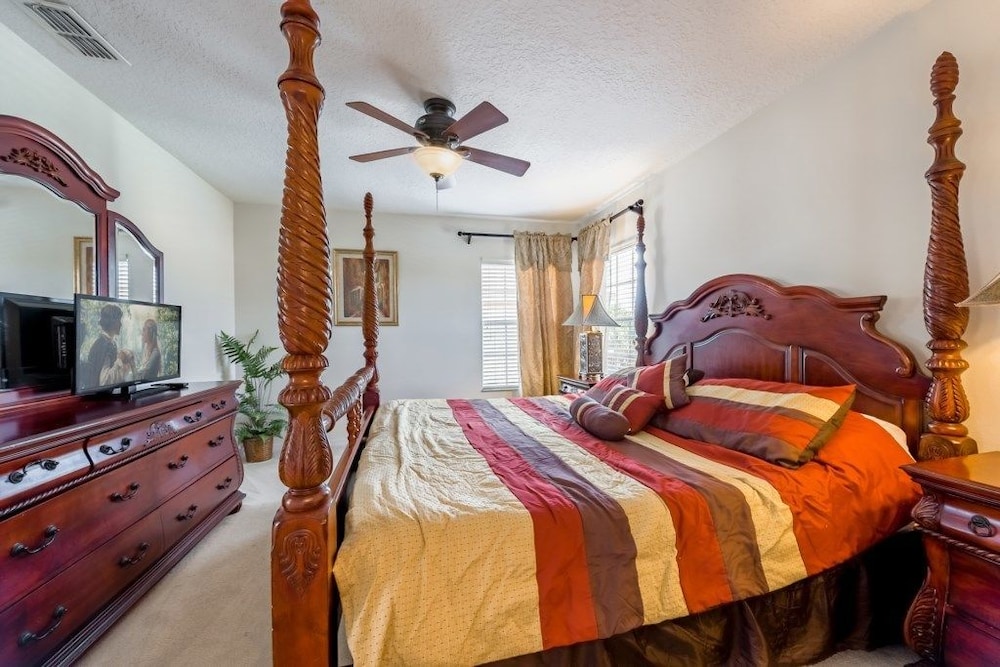 7BR Pool Home Emerald Island by SHV-8409