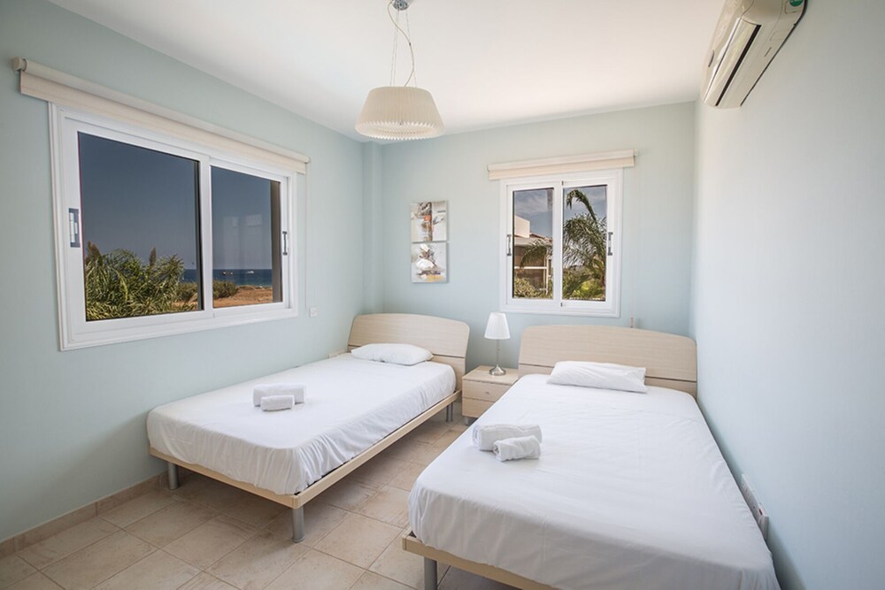 Beautiful Villa With Private Pool, Paralimni Villa 1235 view 4