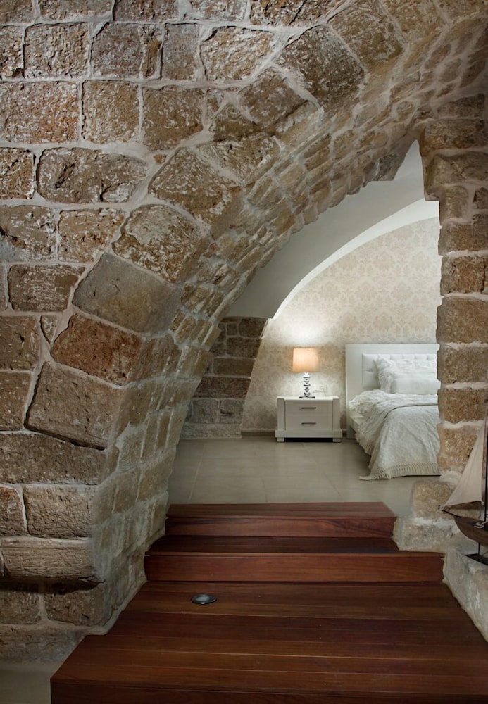 Lighthouse suite
