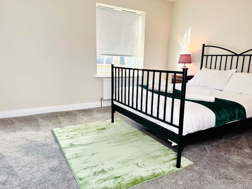 25A Moonstone House in Thetford
