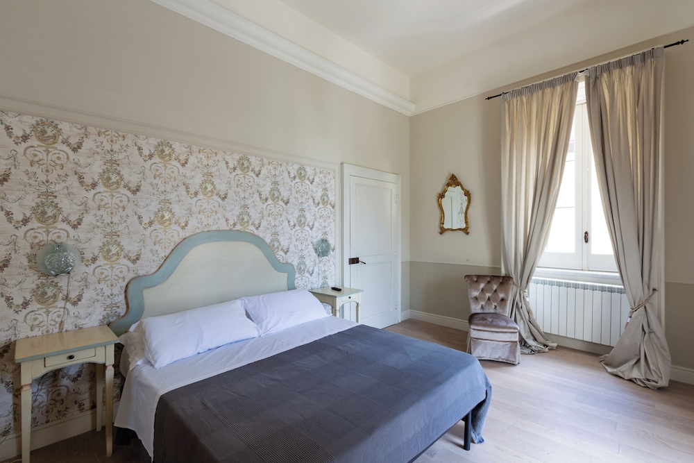 Palazzo Vittoli - Iside & Delia