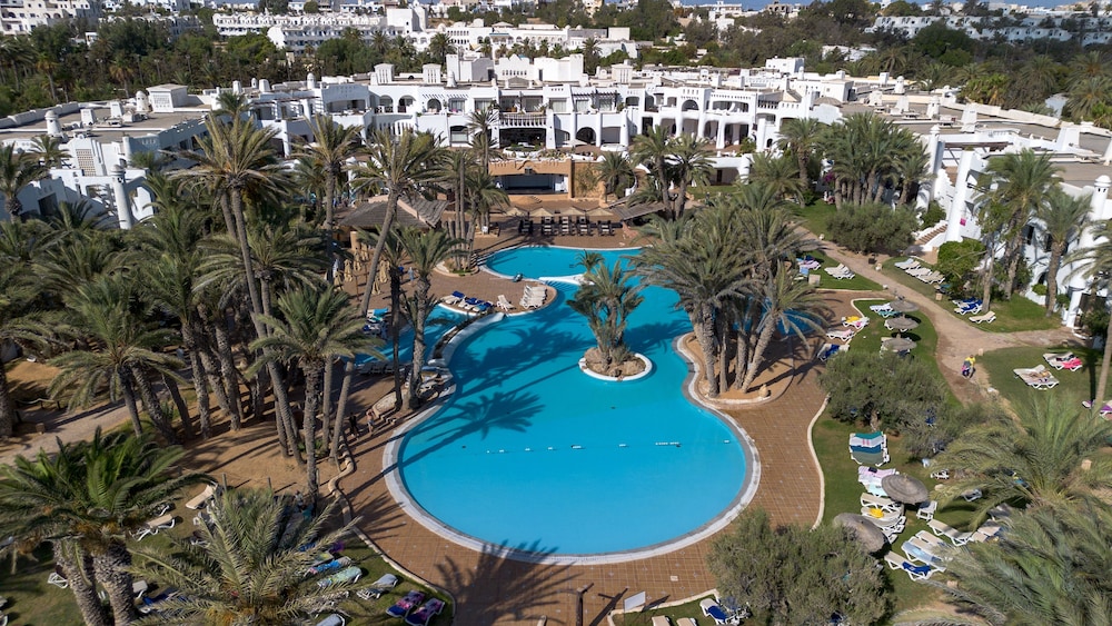 Pool & Wellness