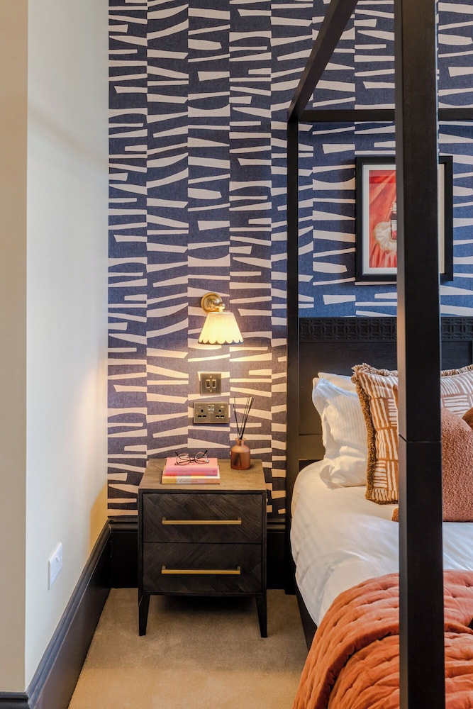 Your Apartment - Pembroke House