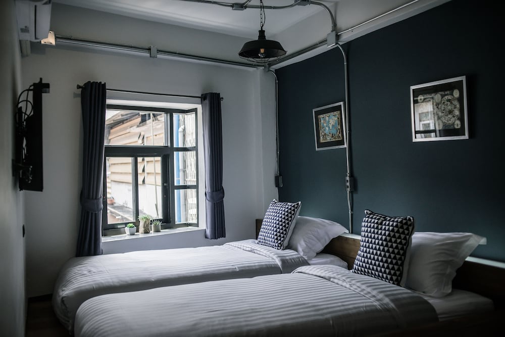 Chernchan Hostel
