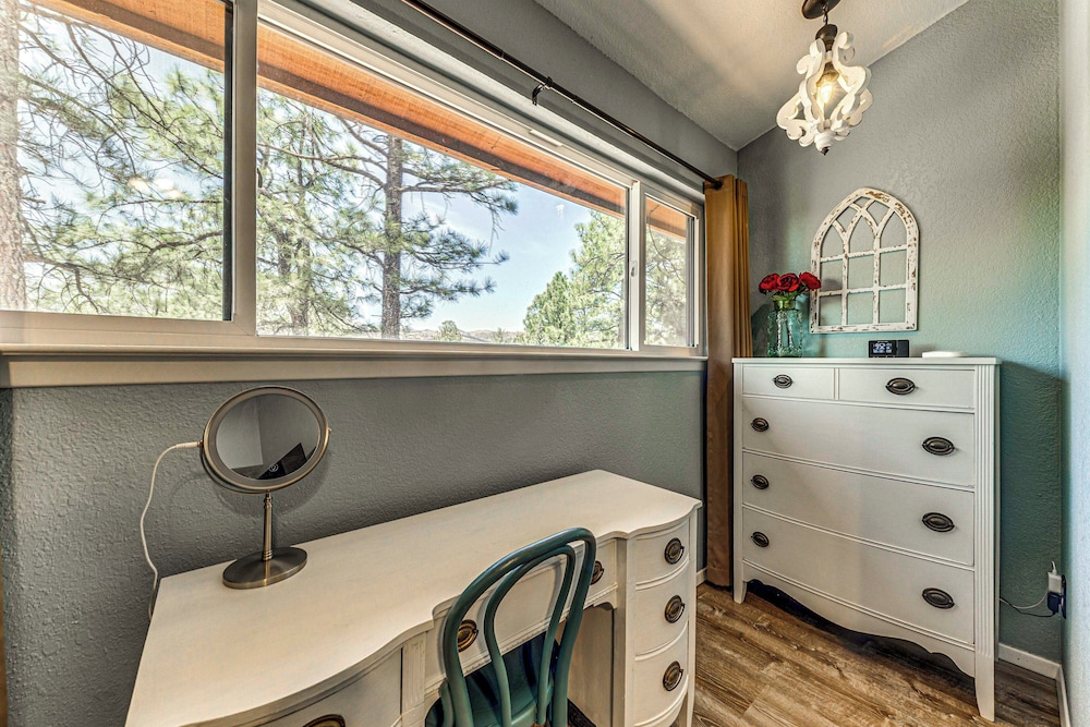 15 Mi to Ski Apache: Getaway w/ Balcony in Ruidoso