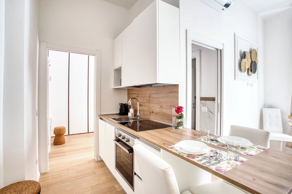 Old Milan Navigli Family Apartments