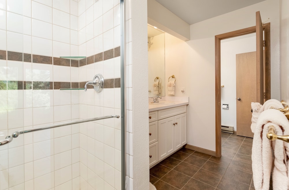Adams Vacation At Windcliff 2 Bedroom Home by RedAwning - Property Image 12
