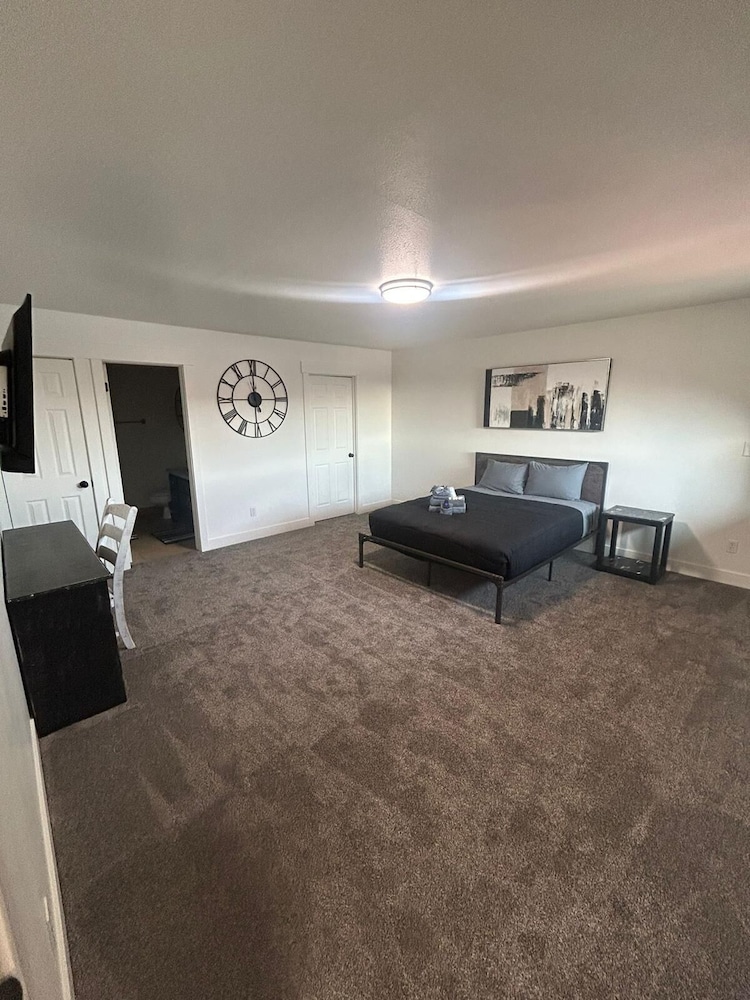 CB&M Downtown Suites