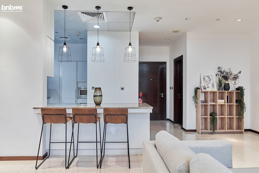 1B-Tiara Aquamarine-G05 by bnbme homes