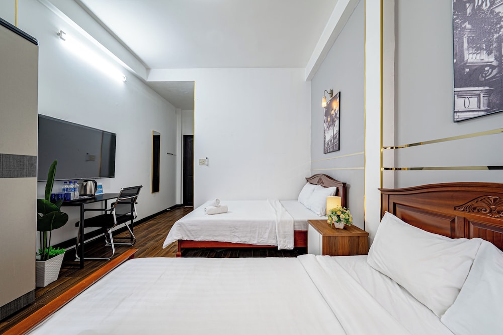 Saigon Central Group Stay