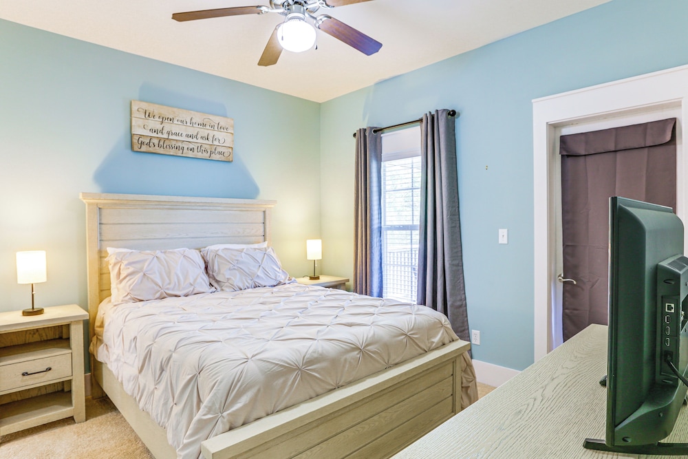 Resort-style Port St Joe Escape ~ 3 Mi to Downtown