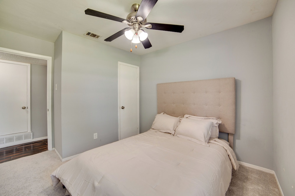 Pet-friendly Sachse Home: Large Fenced Yard