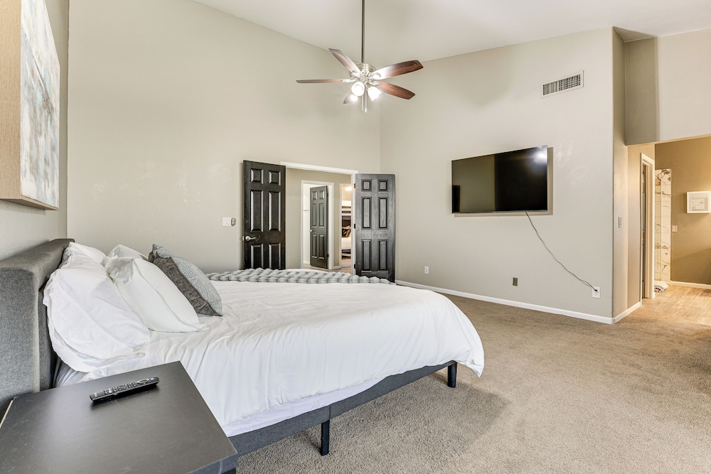 Fenced Backyard Oasis: Pet-friendly Avondale Home