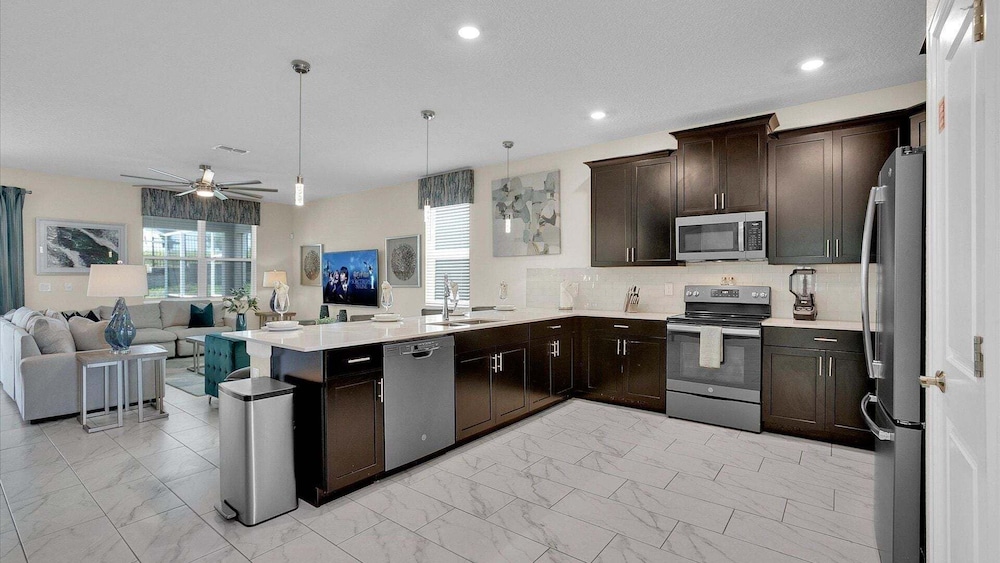 Championsgate 8 bedroom, Game room, Pool, Theater 8 Home