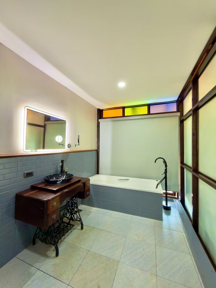 Dalasone Pool Villas