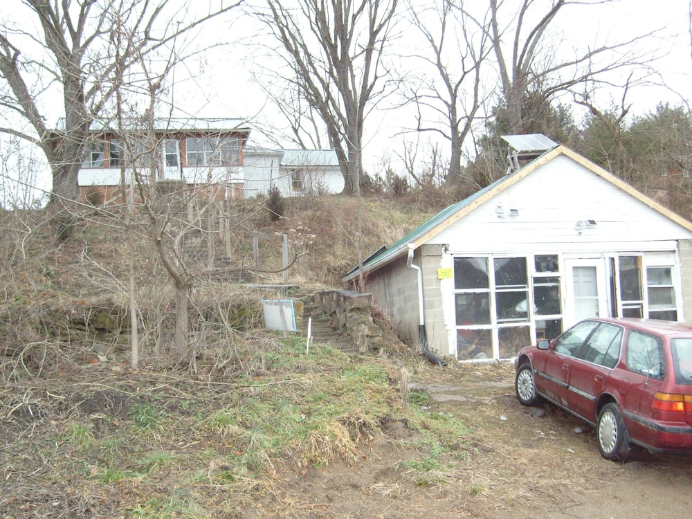 Nelsonville Hotel - Hostel - Property Image 1