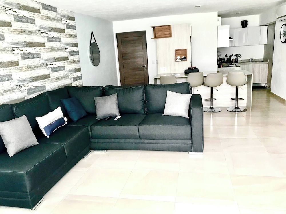 Beautiful Apartment With Pool, gym and Beach Just 80 Meters Walk, Fully Equipped