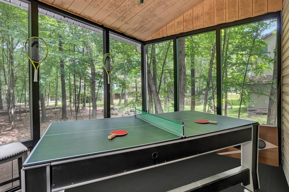 Grill & Games: Family Home in East Stroudsburg!