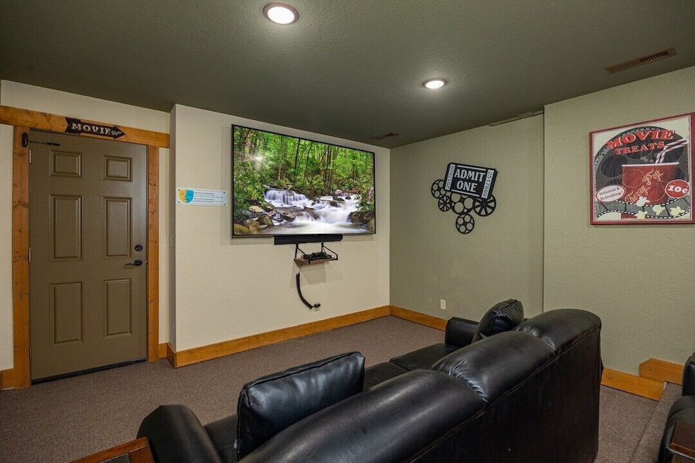 Luna Bear Lodge