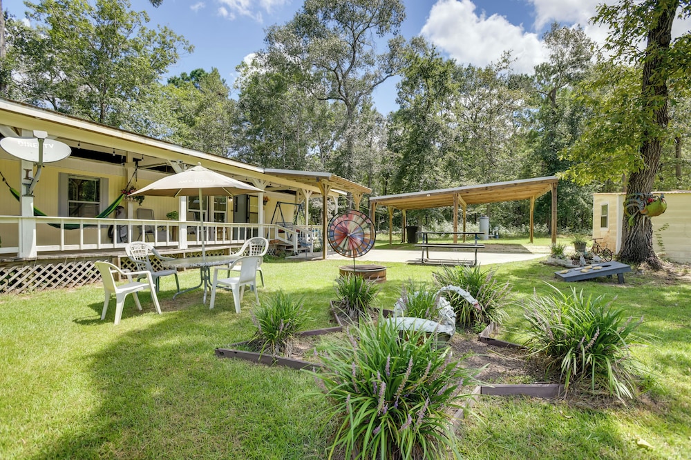 Outdoor Entertainment Areas: Cleveland Cottage