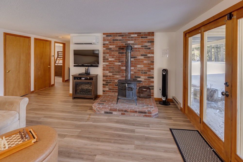 Scenic White Mountains Retreat 4 Bedroom Home