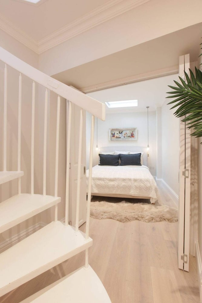 Newly Refurbished 1 Bedroom in Vibrant Notting Hill