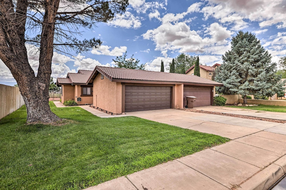 Quaint & Welcoming Kanab Home w/ Patio!