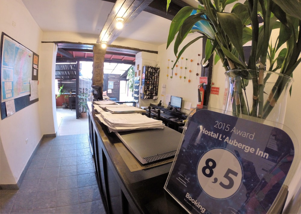 L'AUBERGE INN - Hostel