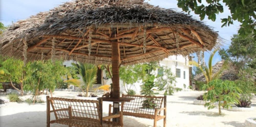 Mfumbwi Backpacker Lodge
