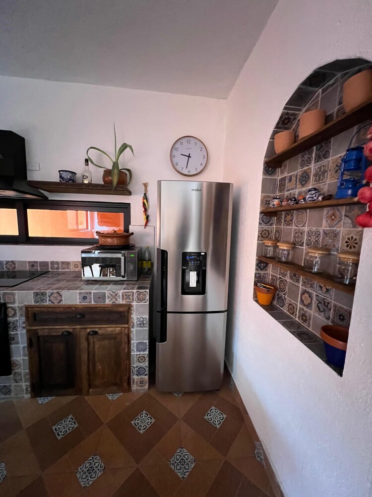 Casa Colonial en Pueblo Mágico by Adhoc