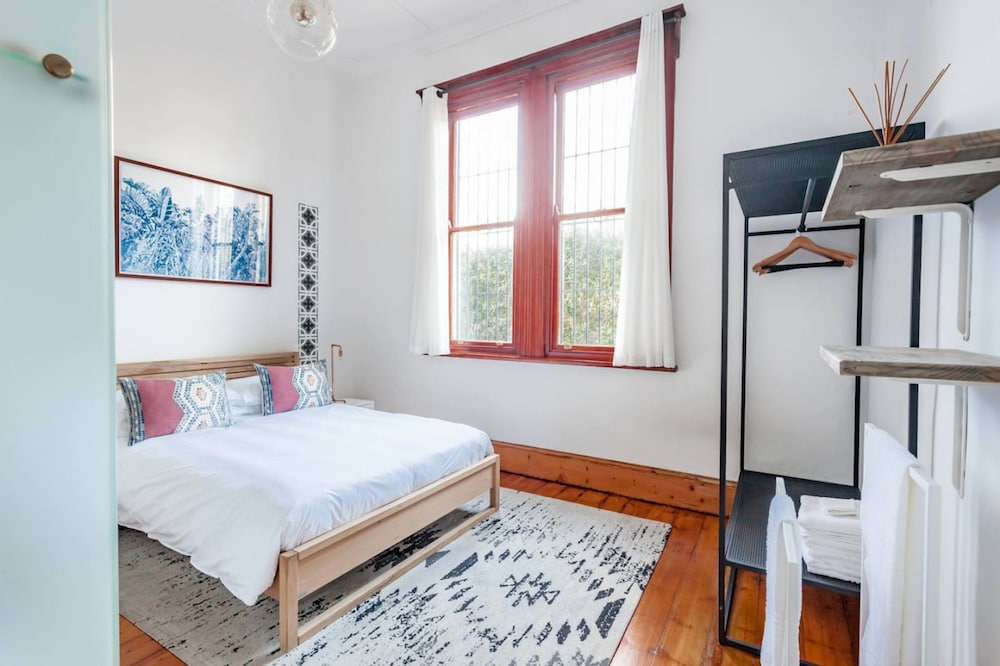 Spacious 3-bed Sunlit Comfort Power Backup