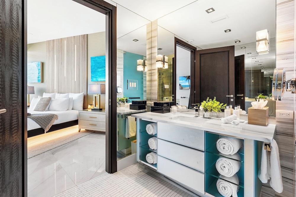 Luxury Vacation Rentals in South Beach by LRMB