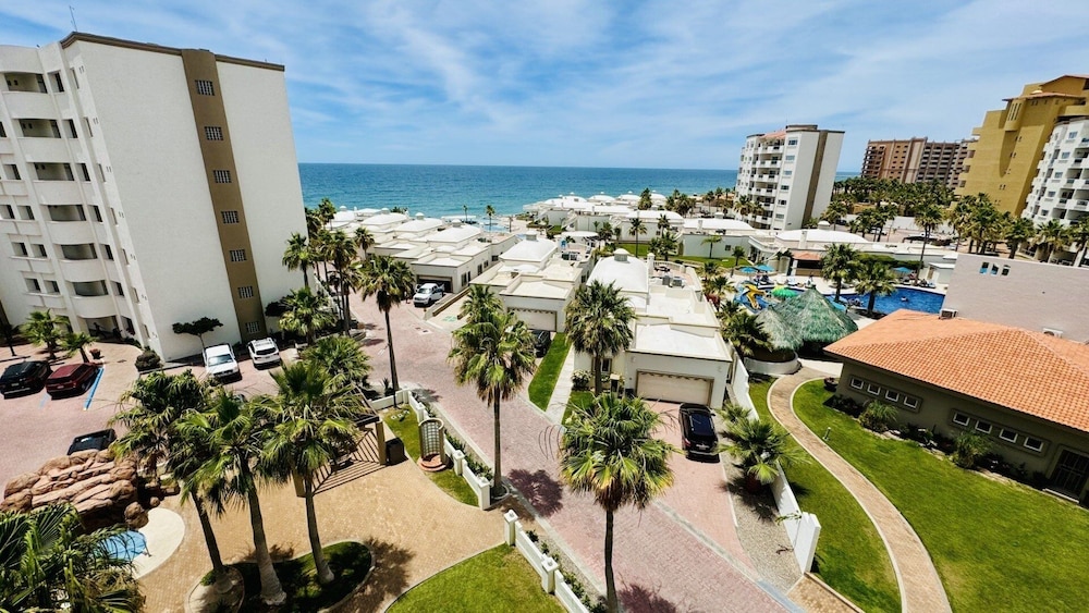 Beautiful 1Â½ Bedroom Condo on the Sea of Cortez at Las Palmas Resort D-503A 1 Condo by RedAwning view 4