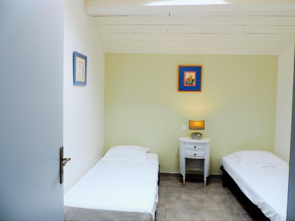 Authentic Stone Mas Retreat